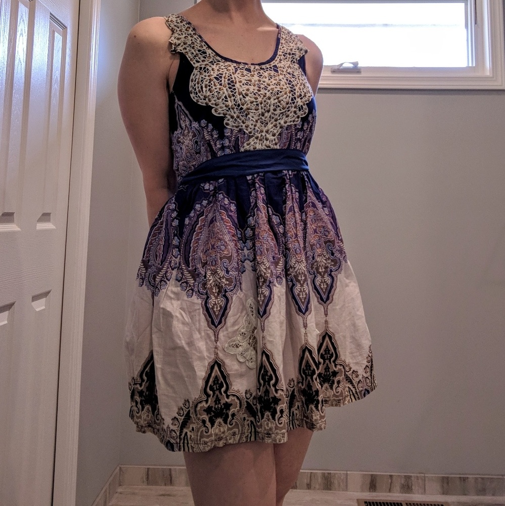 ❤️M lace detail sundress~donating this week